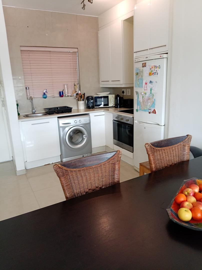 To Let 2 Bedroom Property for Rent in Sea Point Western Cape